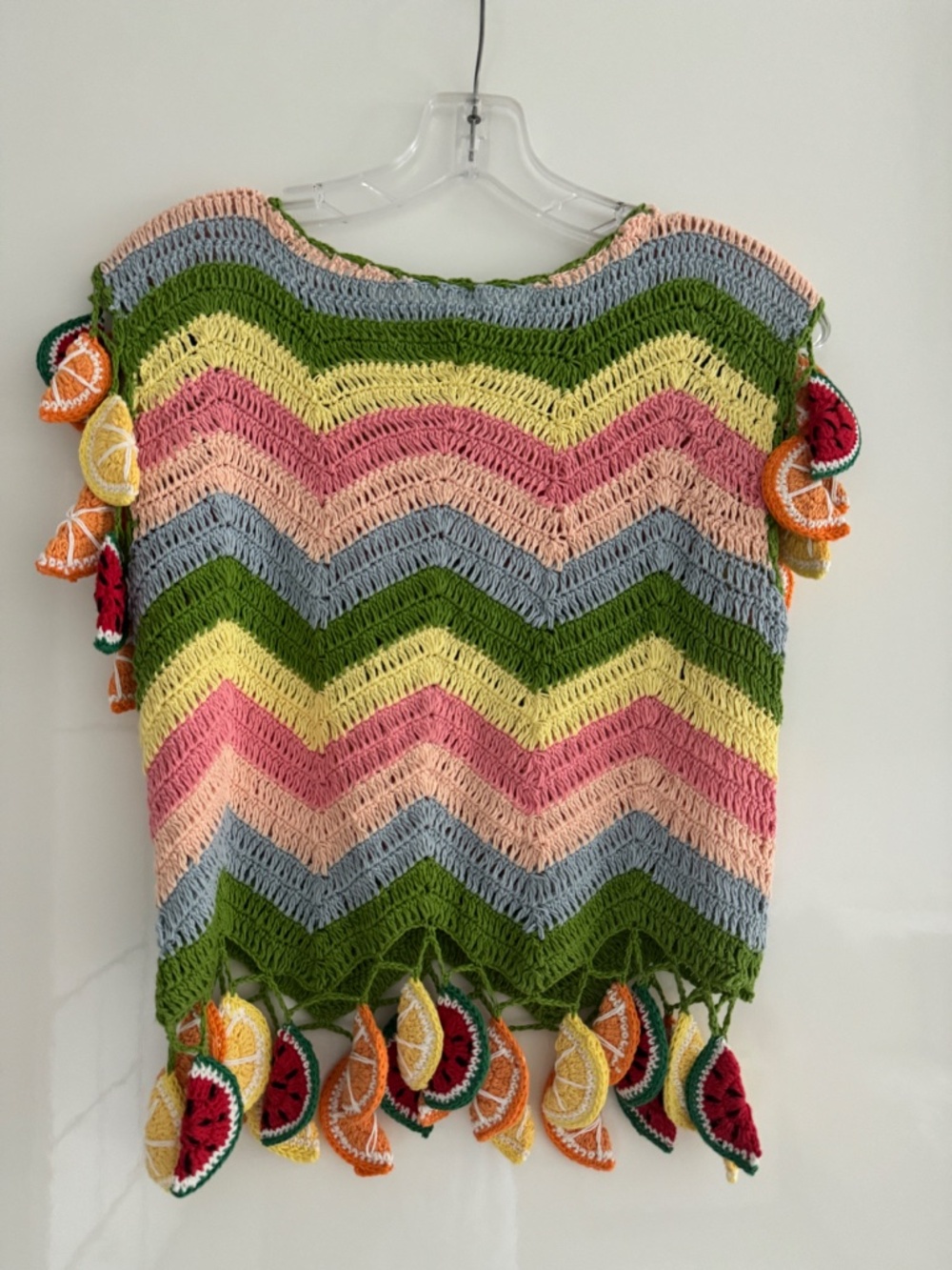 Celiab Crochet top with fruit appliques - Picture 4 of 4